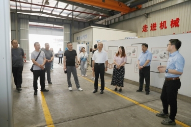 實地觀摩促交流 技能賦能助發(fā)展 | 山東省淄博市淄川區(qū)總工會黨組成員、副主席馮進明一行蒞臨景興紙業(yè)調研交流